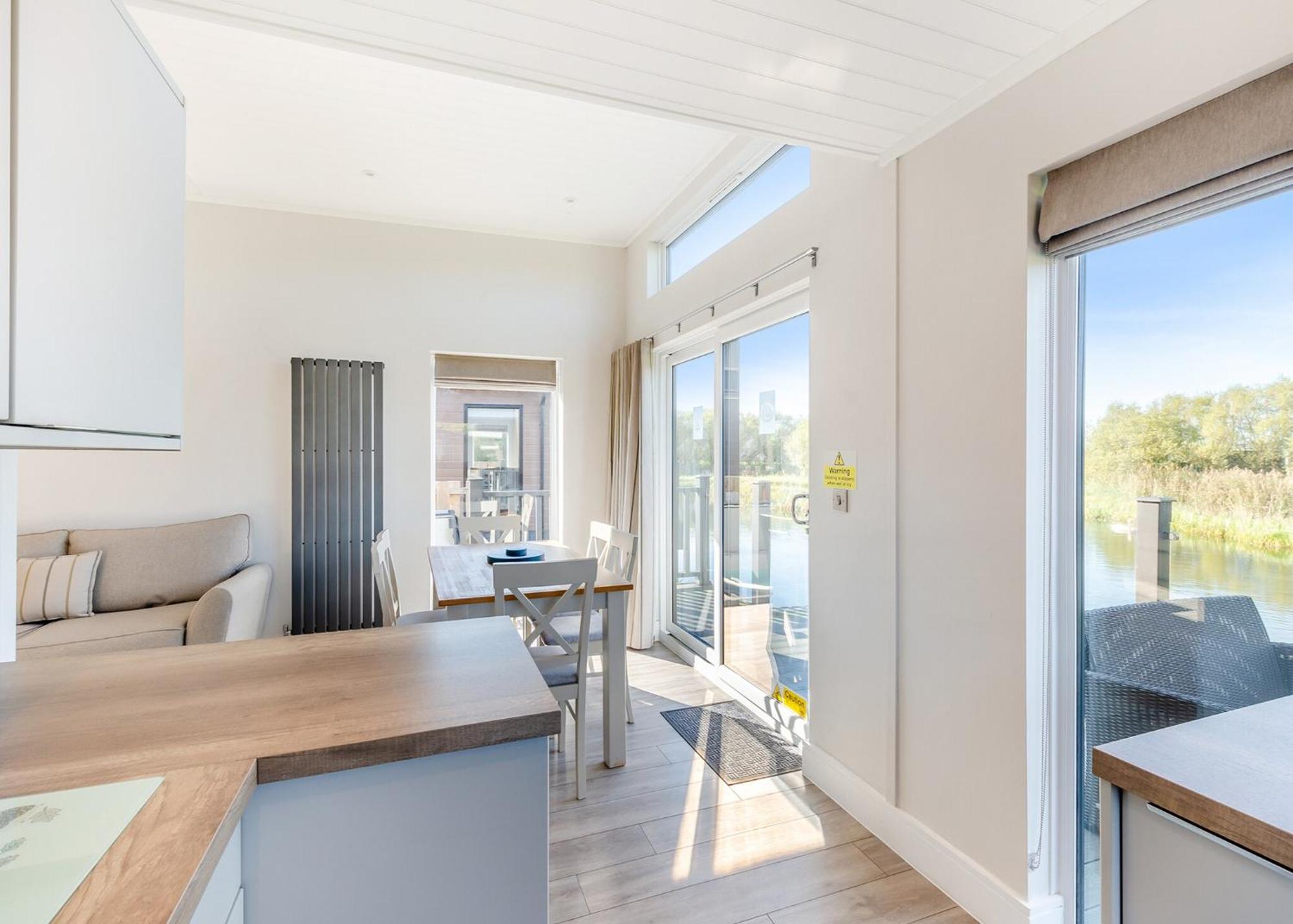 Waterside Hambleton Lakeside Lodges Poulton-le-Fylde Exteriör bild
