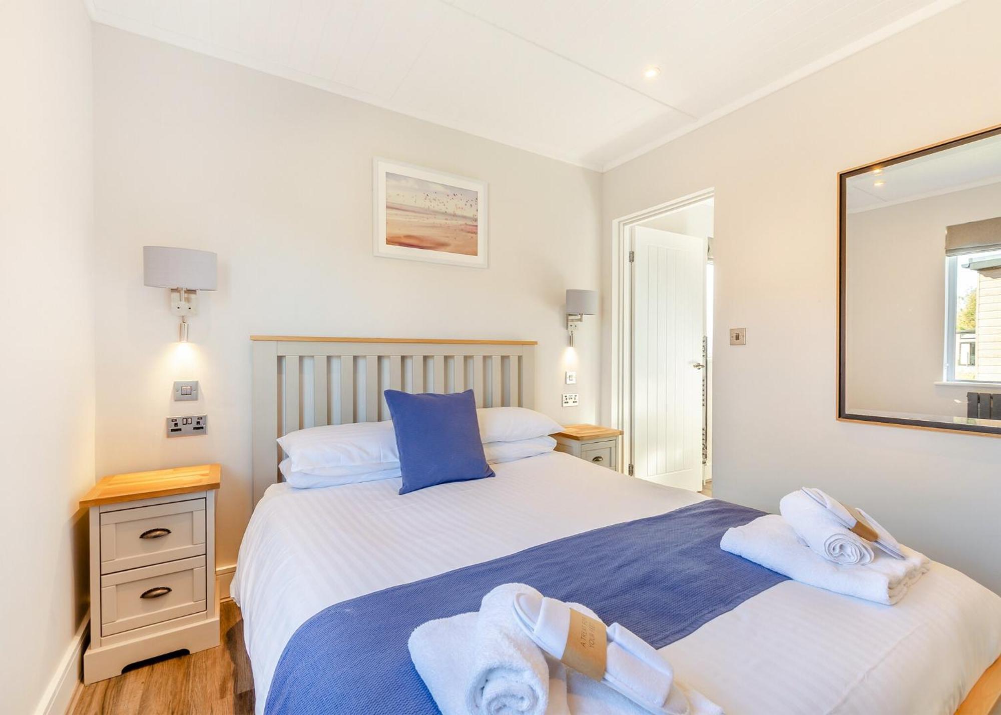 Waterside Hambleton Lakeside Lodges Poulton-le-Fylde Rum bild