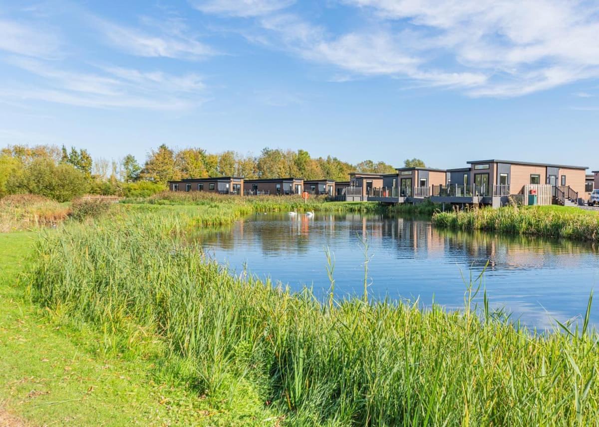 Waterside Hambleton Lakeside Lodges Poulton-le-Fylde Exteriör bild