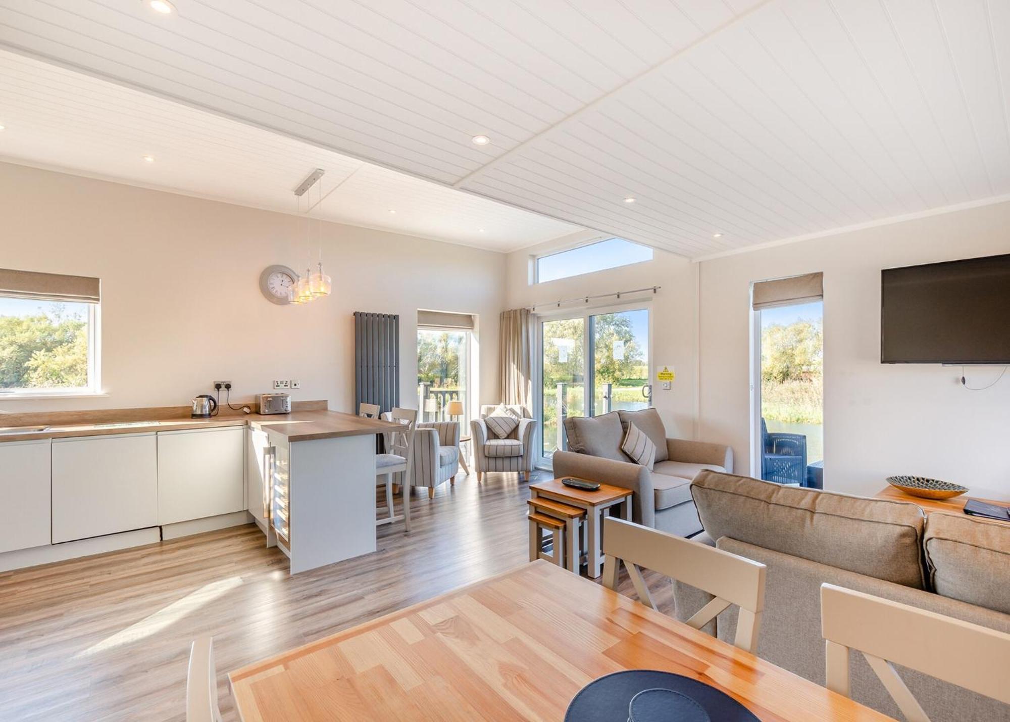 Waterside Hambleton Lakeside Lodges Poulton-le-Fylde Rum bild